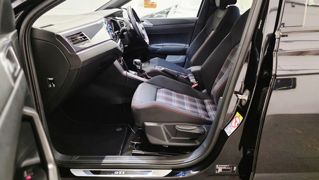 Volkswagen Polo 2.0 Tsi Gti Dsg Euro 6 Ss Black #6