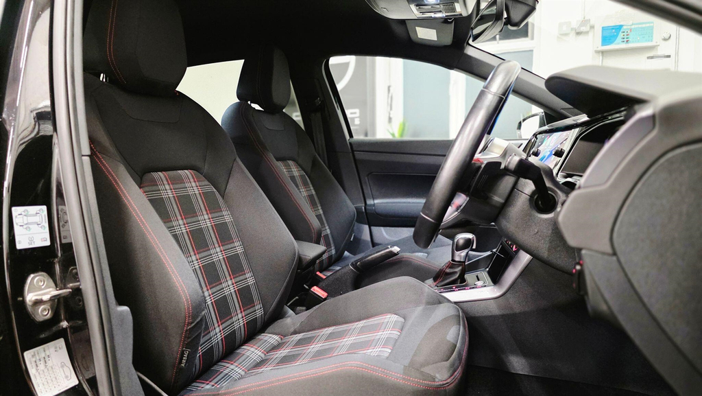 Volkswagen Polo 2.0 Tsi Gti Dsg Euro 6 Ss Black #4