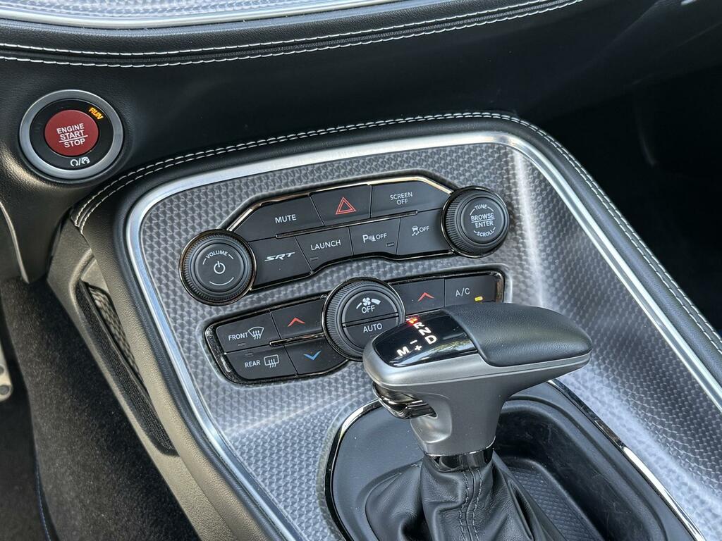 Dodge Challenger Srt Hellcat #33