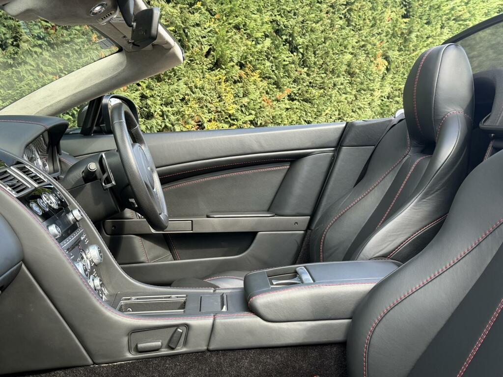 Aston Martin Vantage  Silver #40