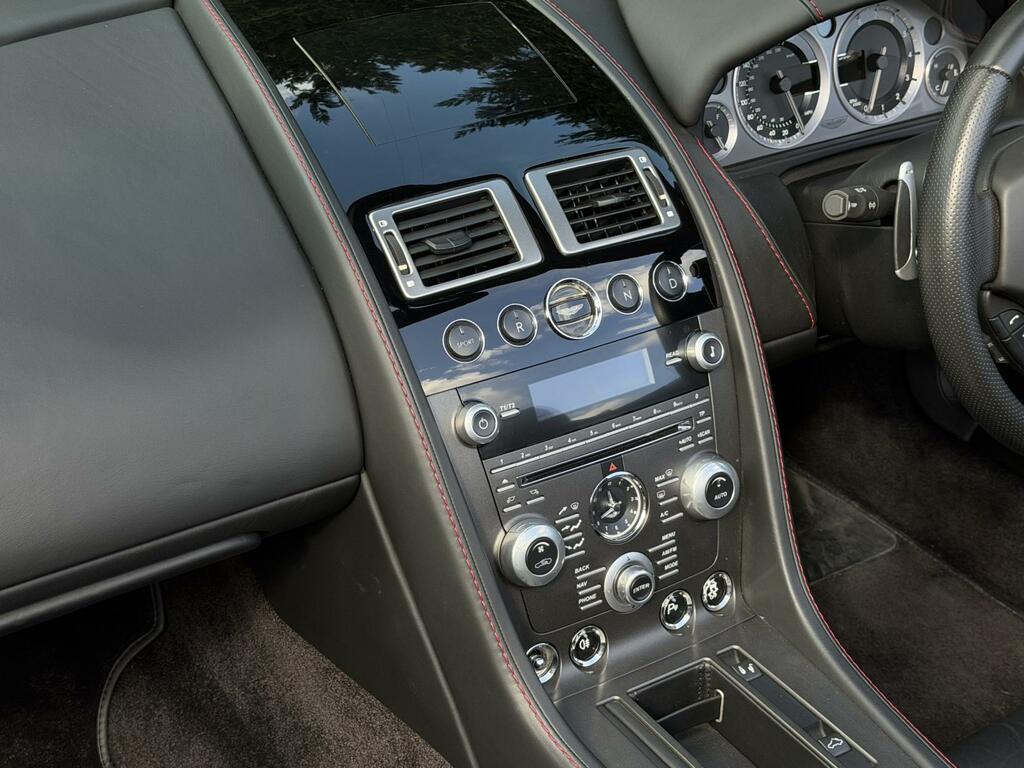 Aston Martin Vantage  Silver #27
