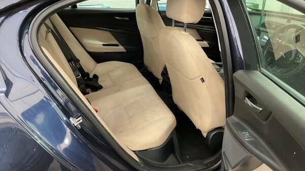 Jaguar XE 2.0 Prestige Grey #11