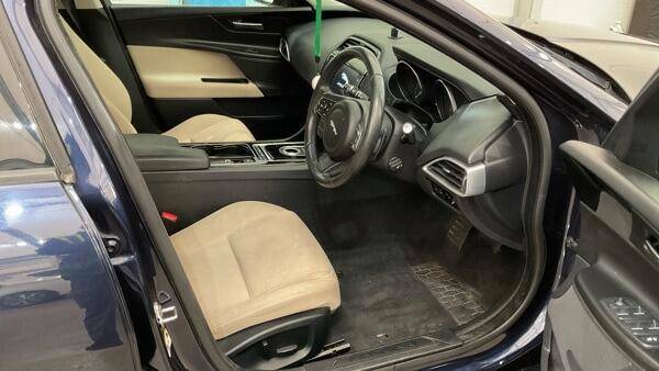 Jaguar XE 2.0 Prestige Grey #10