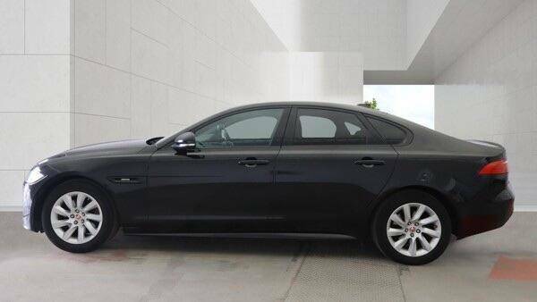 Jaguar XF 2.0 Portfolio Red #8