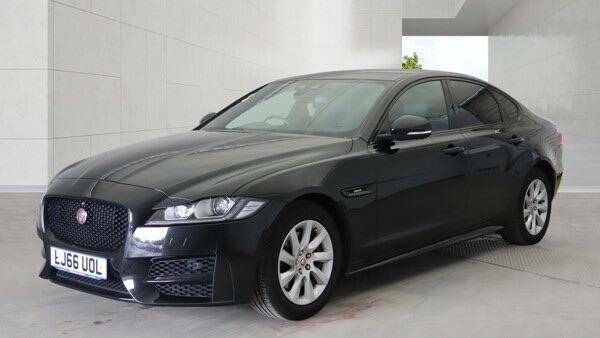 Jaguar XF 2.0D R-sport Euro 6 Ss Black #2