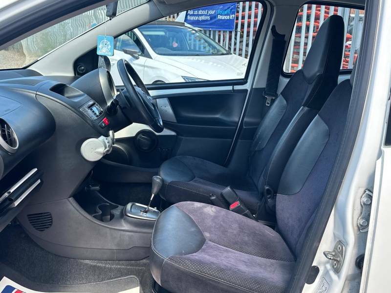 Toyota Aygo Hatchback White #10