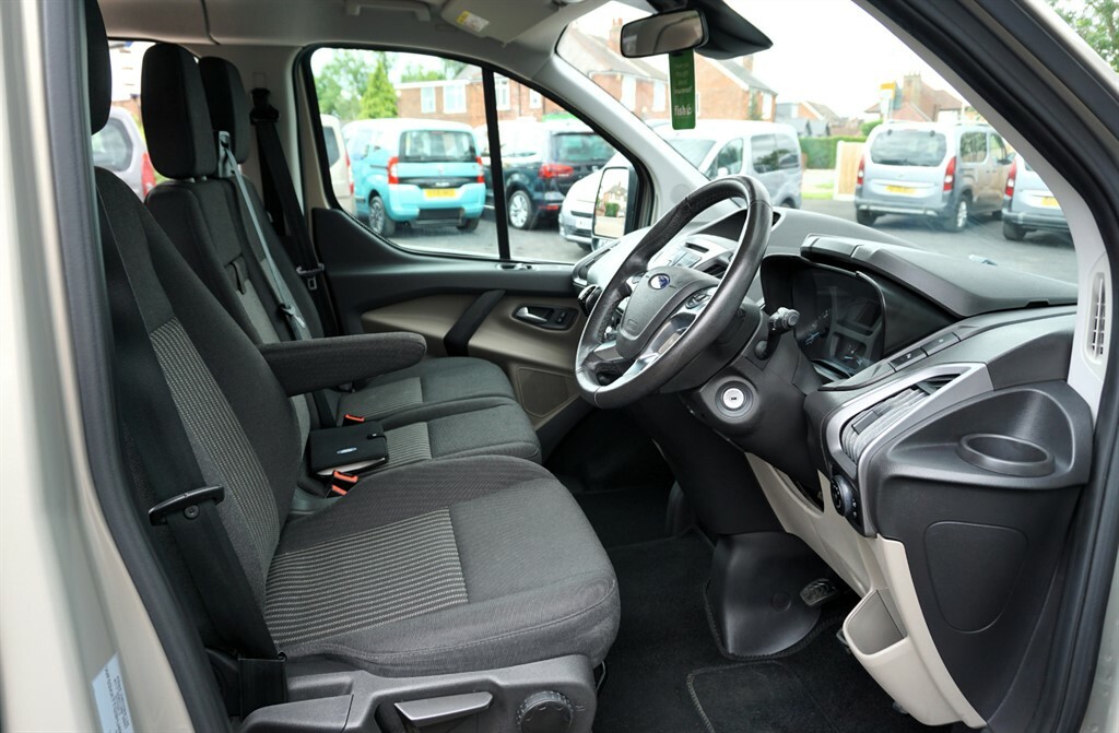 Ford Tourneo Custom Tourneo Custom 2.0 Tdci 130Ps Low Roof 8 Seater Ti Black #10