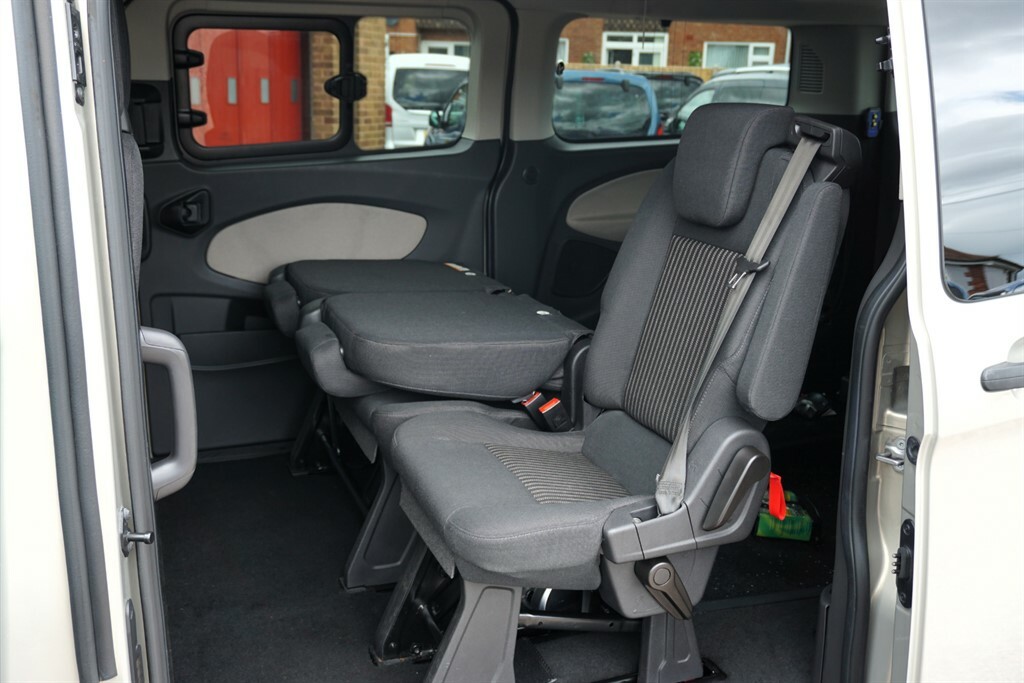Ford Tourneo Custom Tourneo Custom 2.0 Tdci 130Ps Low Roof 8 Seater Ti Black #15