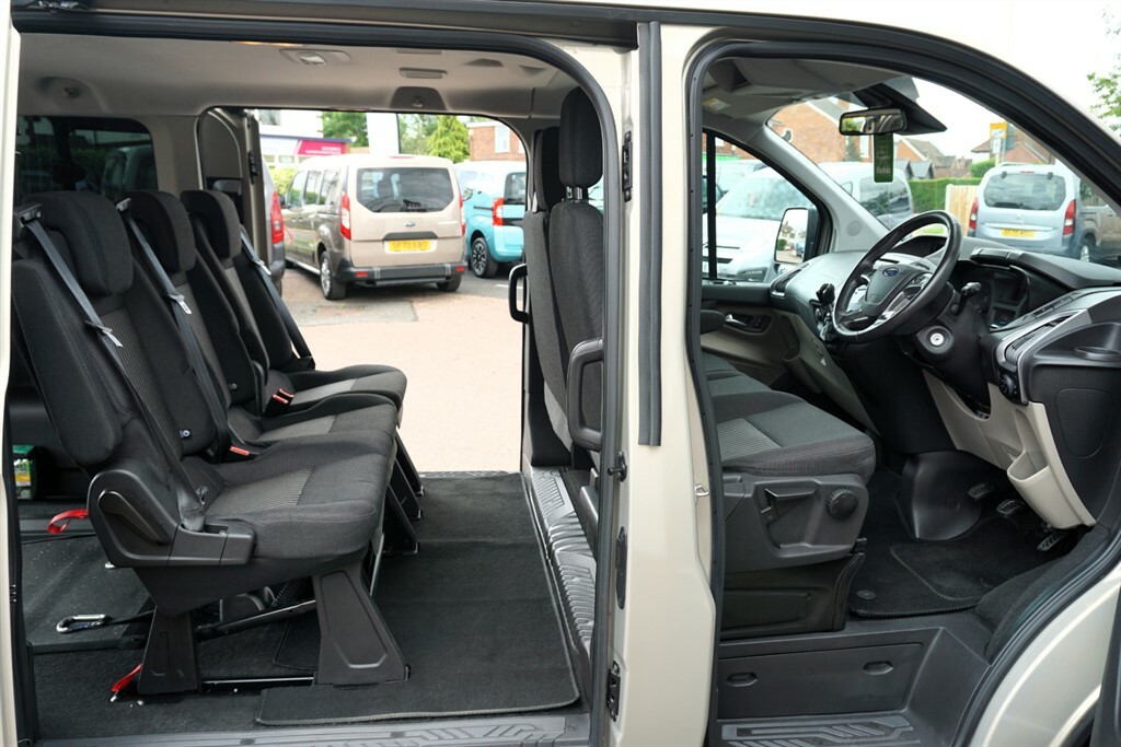 Ford Tourneo Custom Tourneo Custom 2.0 Tdci 130Ps Low Roof 8 Seater Ti Black #11
