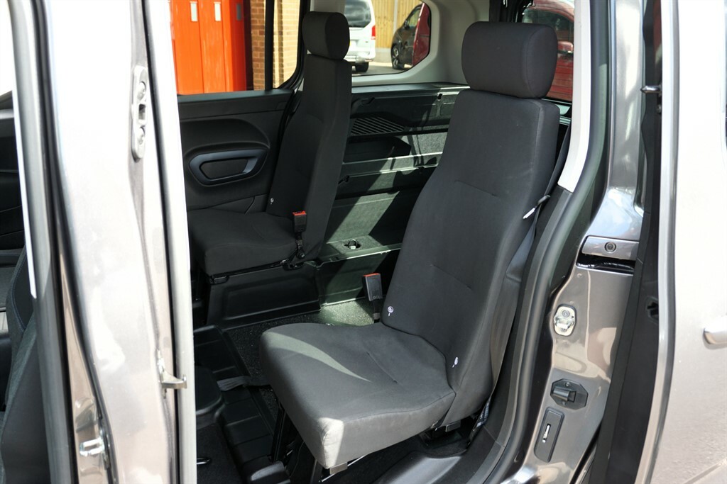 Peugeot Rifter 1.5L Allure Brown #13