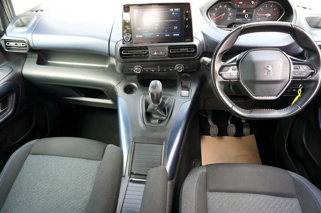 Peugeot Rifter 1.5L Allure Brown #7