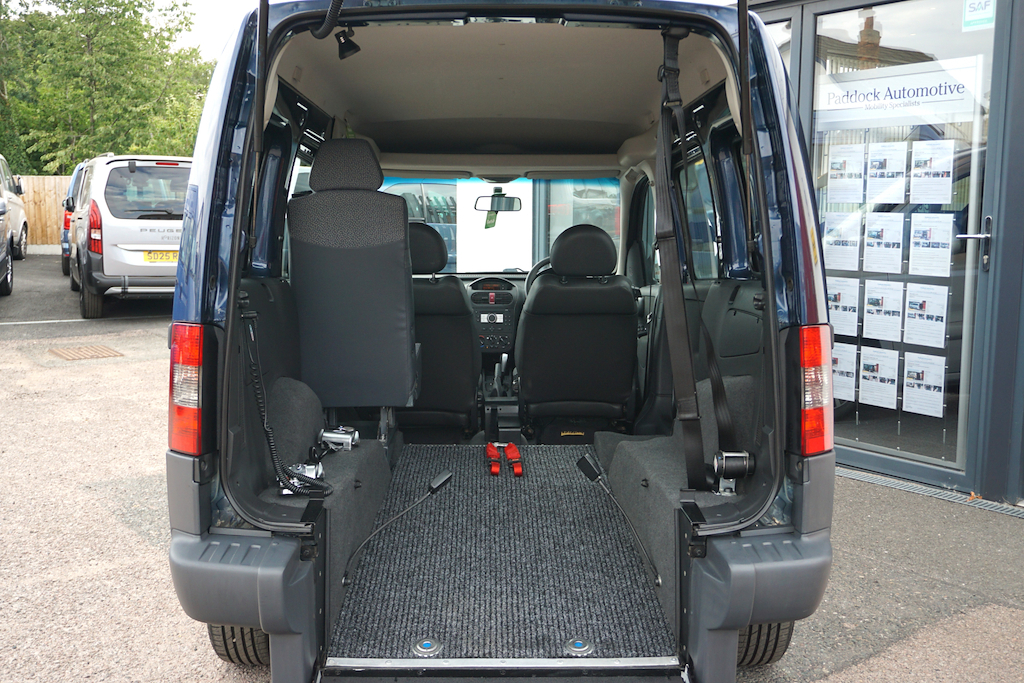 Vauxhall Combo Tour Tour Essentia Cdti, Disabled, Wheelchai NV12GJZ #3