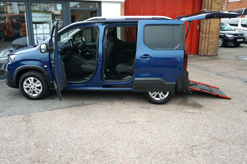 Peugeot Rifter Allure Red #19