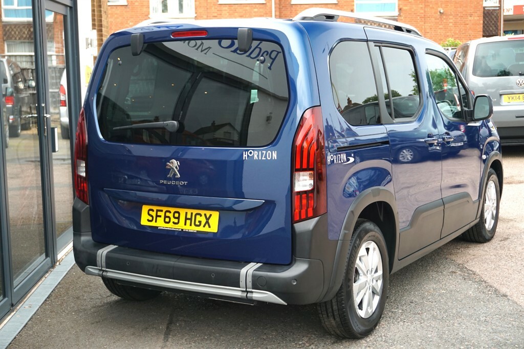 Peugeot Rifter Allure Red #18