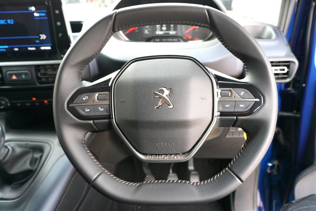 Peugeot Rifter Allure Red #8
