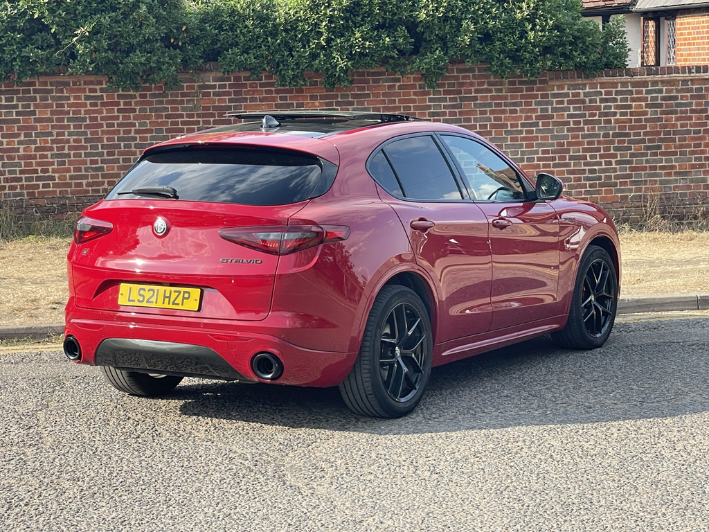 Alfa Romeo Stelvio 2.0 Turbo 280 Veloce Red #3