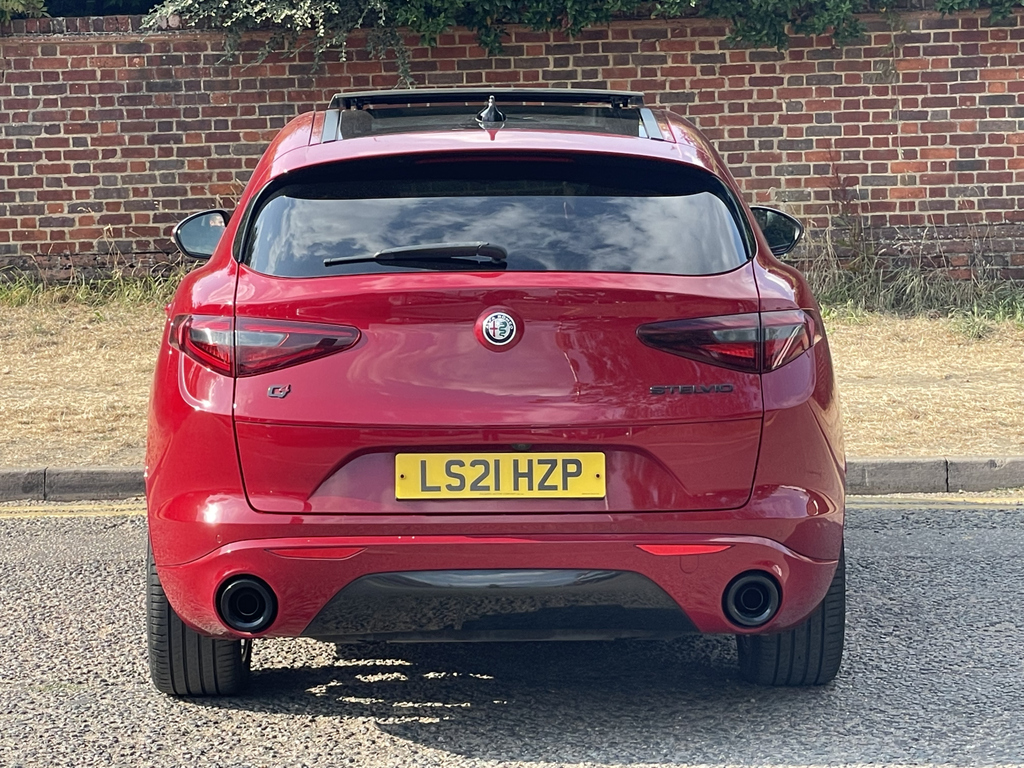 Alfa Romeo Stelvio 2.0 Turbo 280 Veloce Red #4