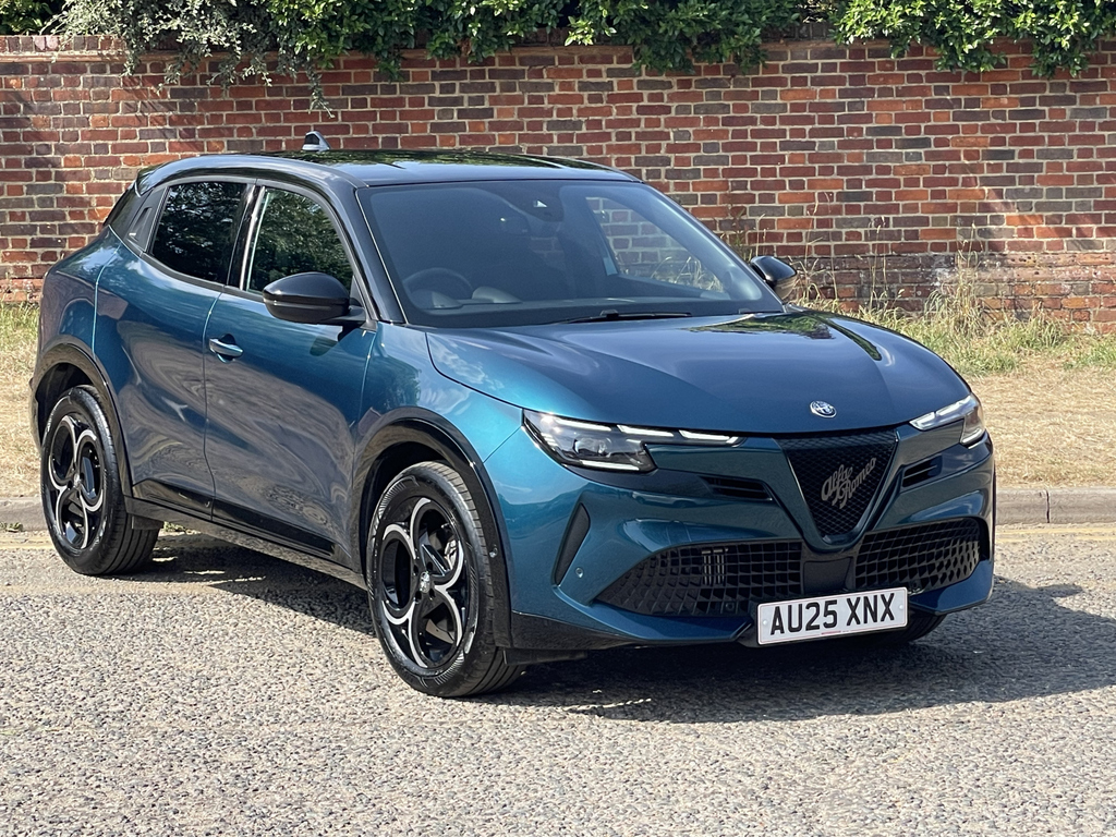 Alfa Romeo Junior 1.2 Turbo Ibrida Blue