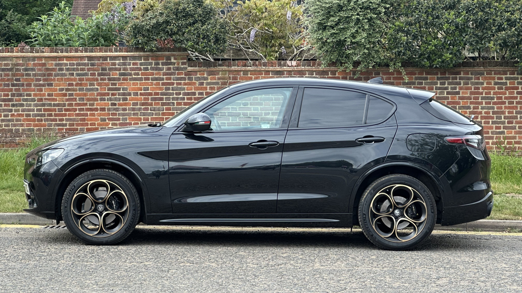 Alfa Romeo Stelvio 2.0 Turbo 280 Intensa Awd Black #5