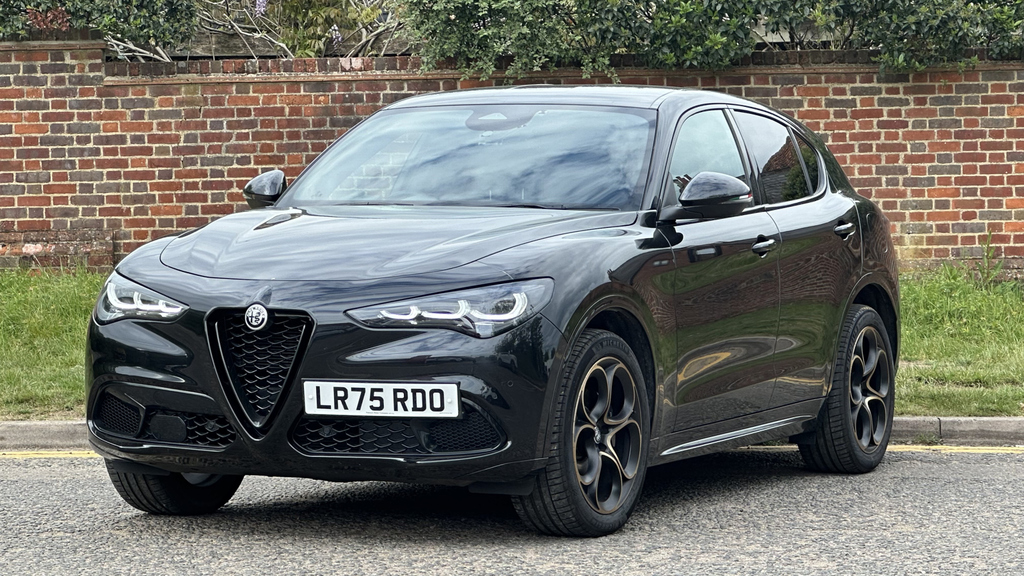 Alfa Romeo Stelvio 2.0 Turbo 280 Intensa Awd Black #4