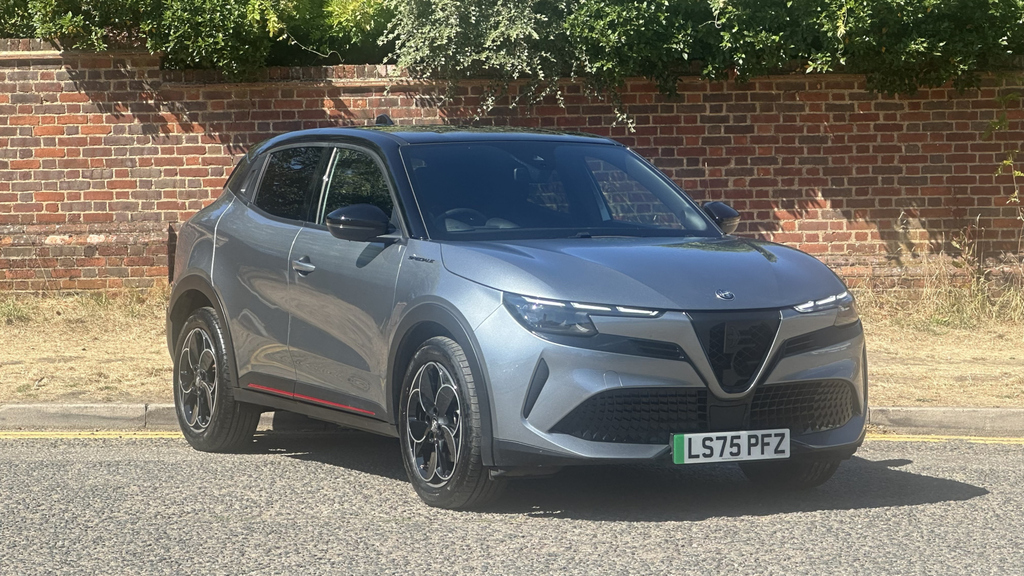 Alfa Romeo Junior 115Kw Elettrica Speciale 54Kwh Black