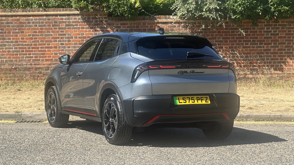 Alfa Romeo Junior 115Kw Elettrica Speciale 54Kwh Black #6