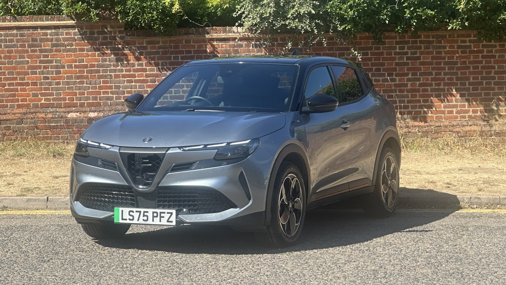 Alfa Romeo Junior 115Kw Elettrica Speciale 54Kwh Black #4