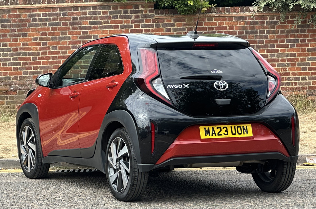 Toyota Aygo X 1.0 Vvt-i Edge Red #6