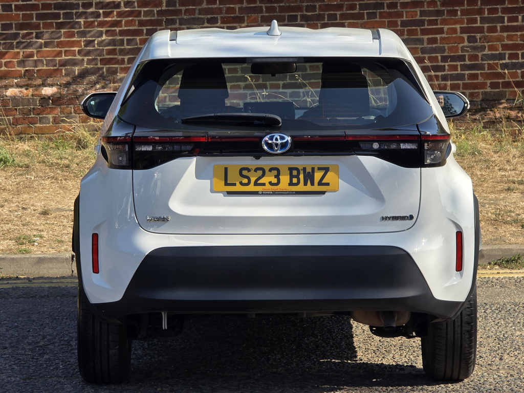 Toyota Yaris Cross 1.5 Hybrid Icon Cvt LS23BWZ White #4