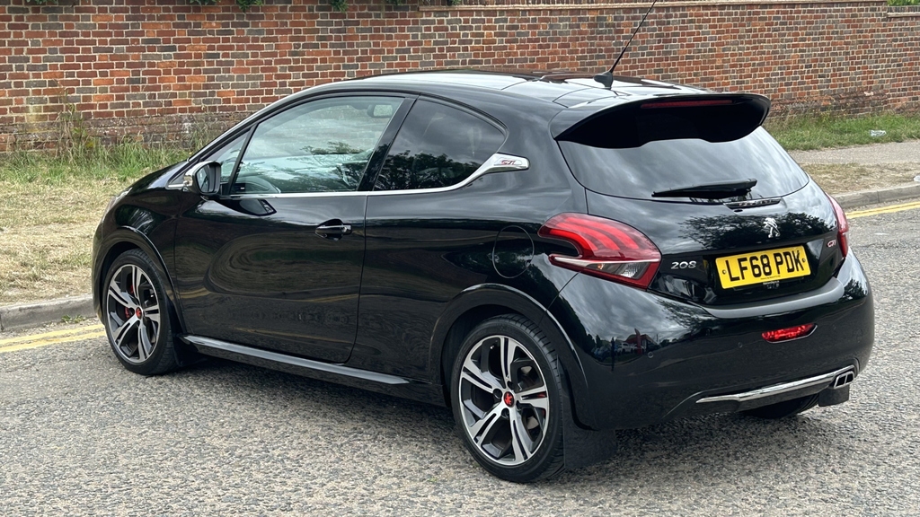 Peugeot 208 1.6 Thp Gti Prestige Black #6