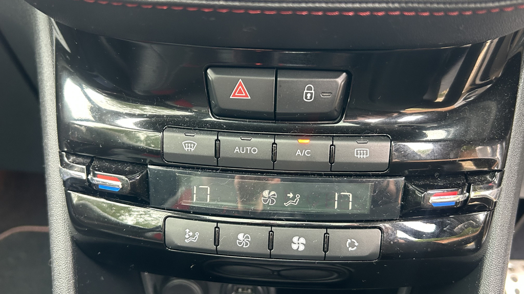 Peugeot 208 1.2 Puretech 82 Tech Edition Start Stop Hatc White #18