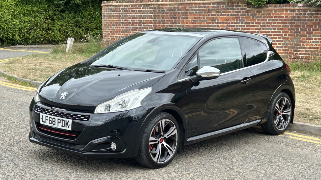 Peugeot 208 1.6 Thp Gti Prestige Black #2