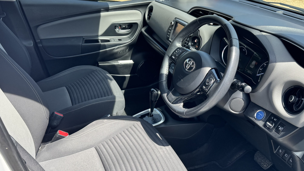 Toyota Yaris Icon Grey #16