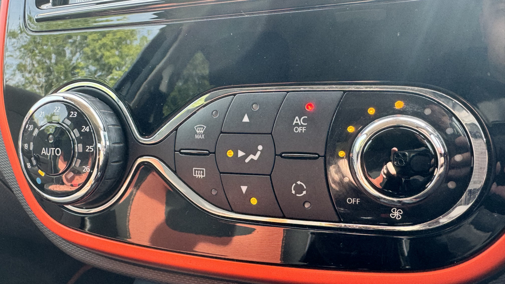 Renault Captur 1.5 Dynamique Medianav Energy Dci Ss 90 Bhp Orange #20