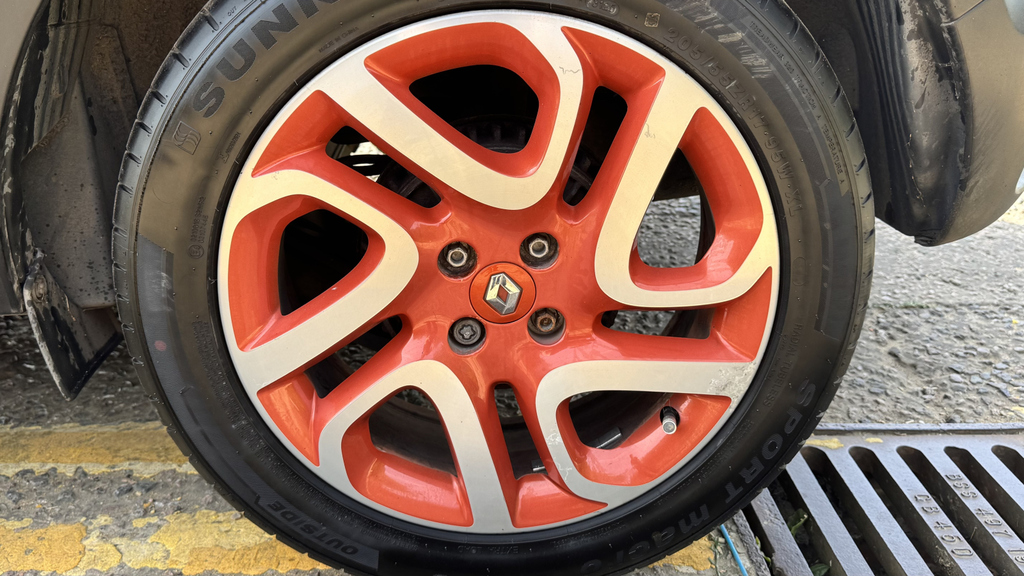 Renault Captur 1.5 Dynamique Medianav Energy Dci Ss 90 Bhp Orange #25