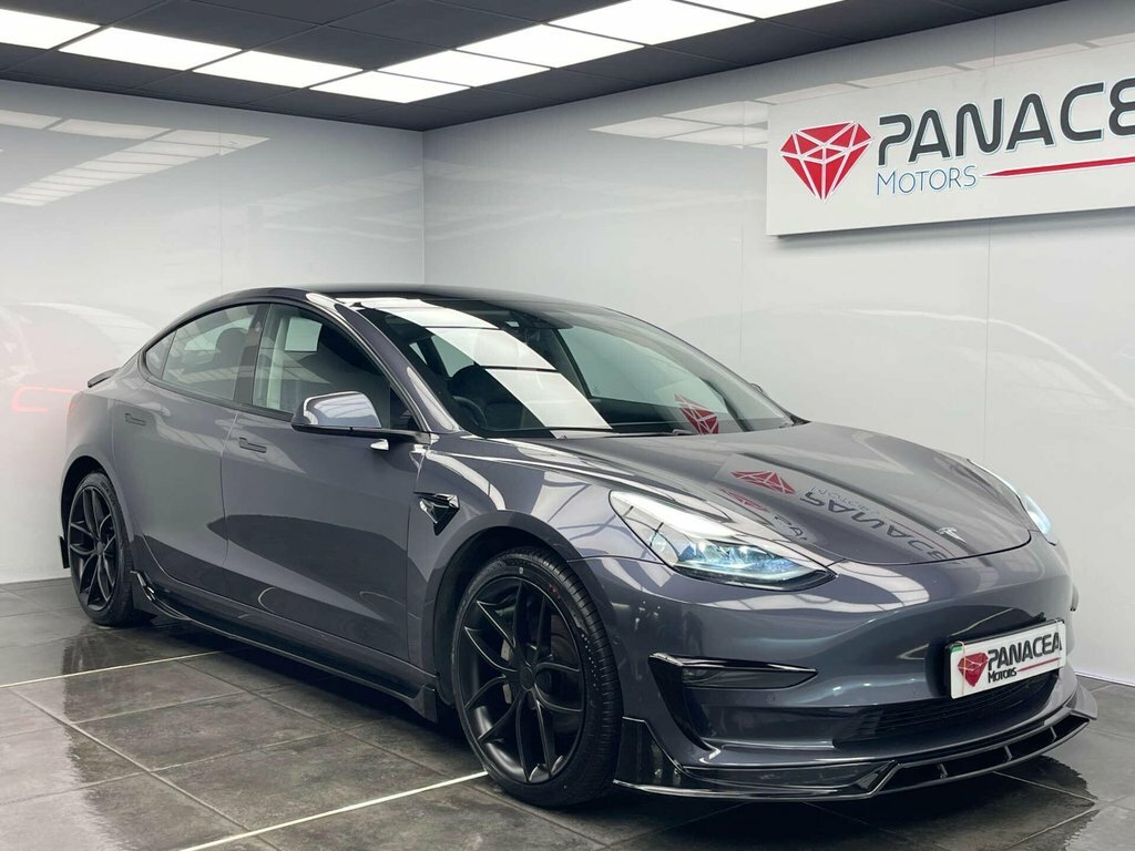 Tesla Model 3 Saloon Grey