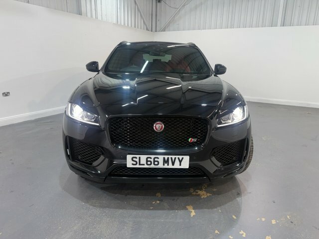 Jaguar F-Pace 3.0 D300 V6 S Suv Awd Euro 6 Ss SL66MVY Black #2