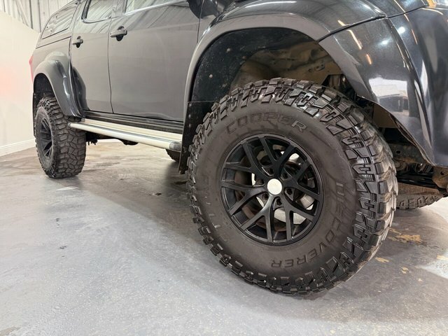 Isuzu D-Max 2.5 Td At35 Arctic Trucks Pickup Black #4