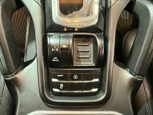 Porsche Cayenne 3.0 D V6 Tiptronic S 262 Bhp Grey #24