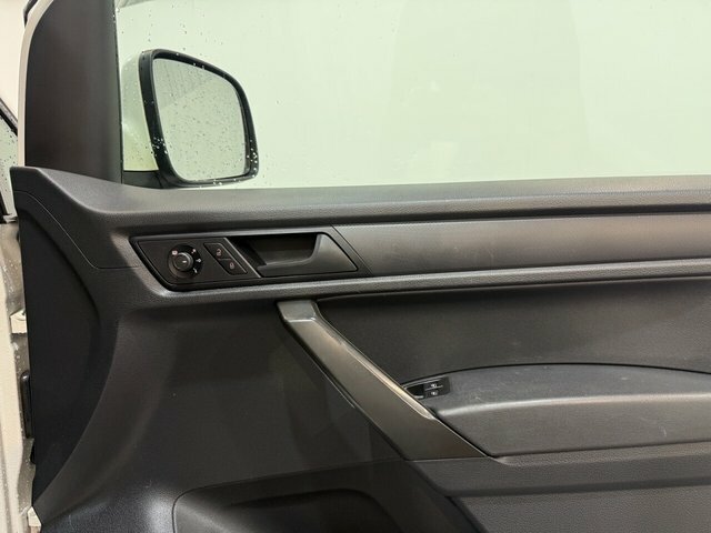 Volkswagen Caddy C20 Panel Van Highline Swb Eu6 150 Ps 2.0 Tdi Bmt Black #13