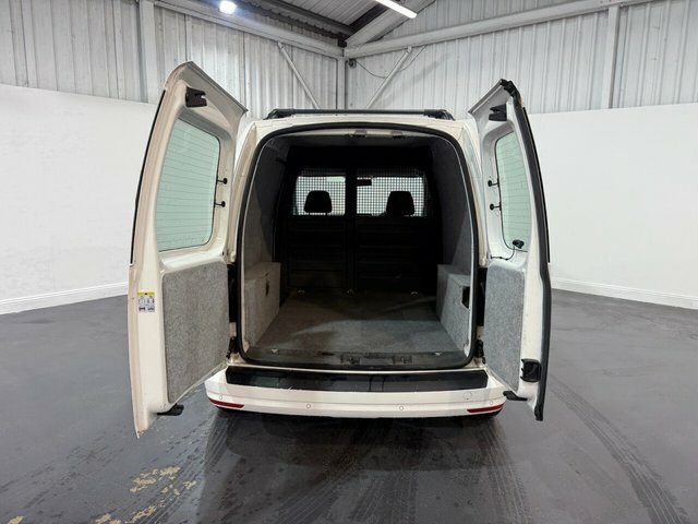 Volkswagen Caddy C20 Panel Van Highline Swb Eu6 150 Ps 2.0 Tdi Bmt Black #9