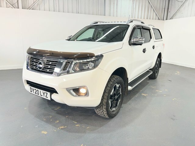 Nissan Navara 2.3 Dci Tekna Pickup Double Cab 4W White #2