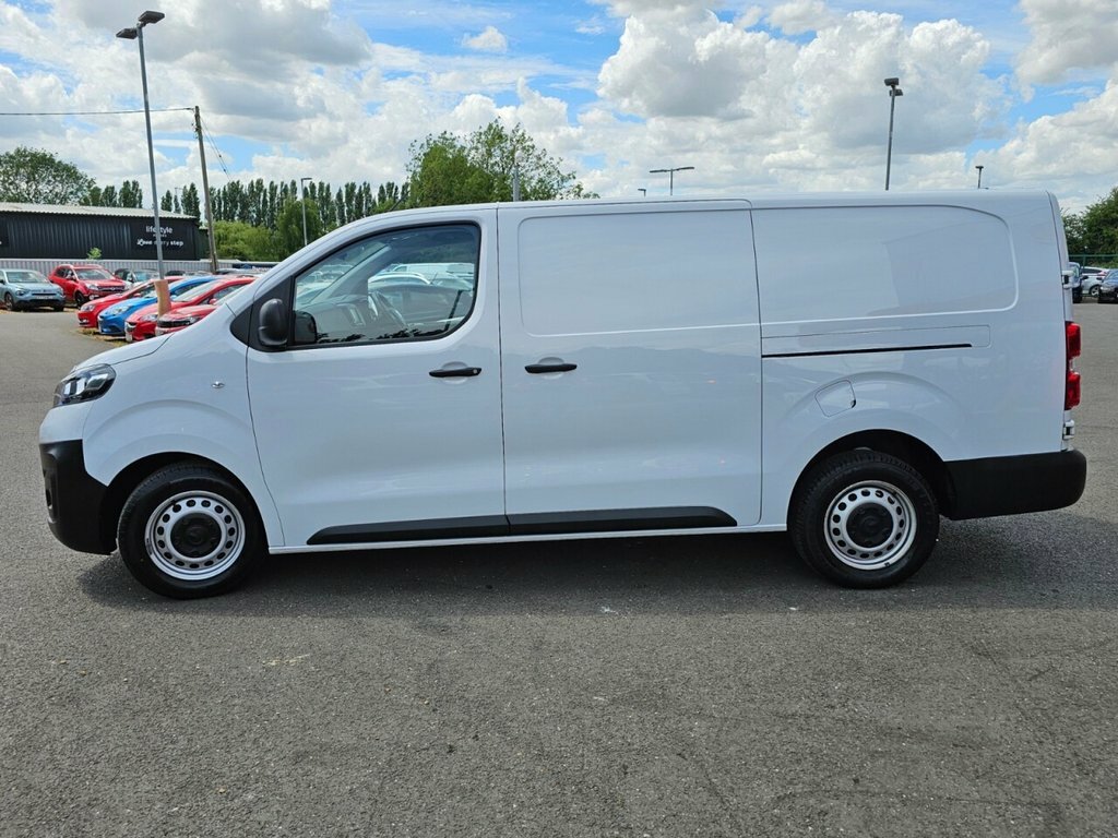 Vauxhall Vivaro 1.5L Prime 6Dr DP23EOU White #6