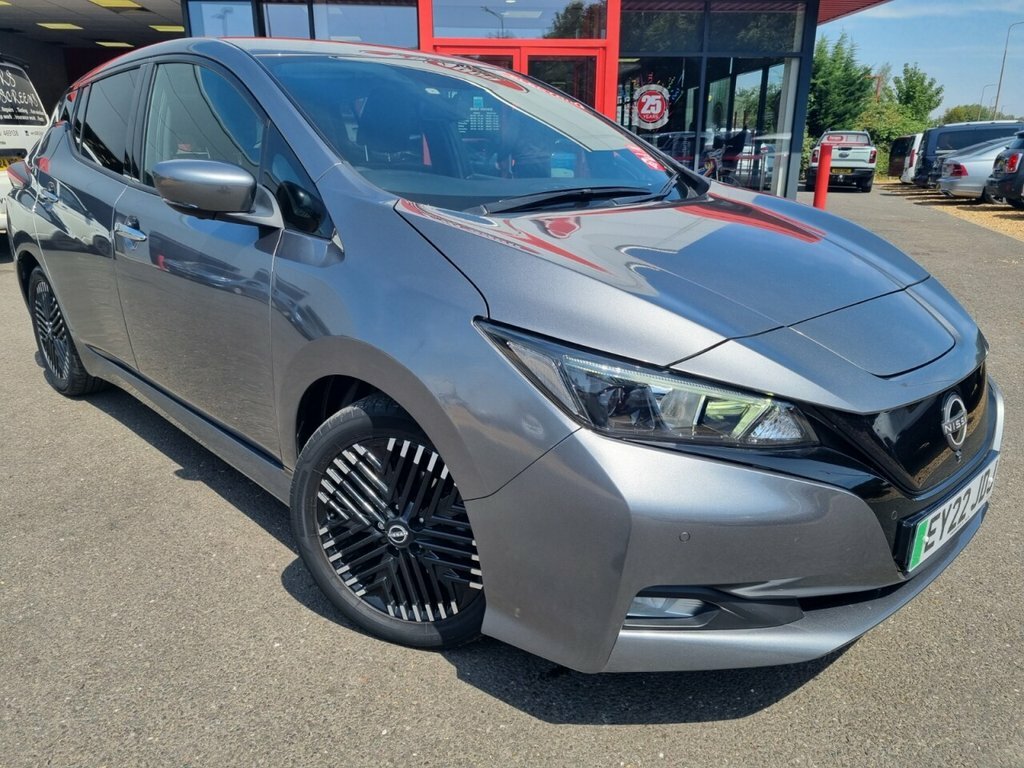 Nissan Leaf Hatchback Grey