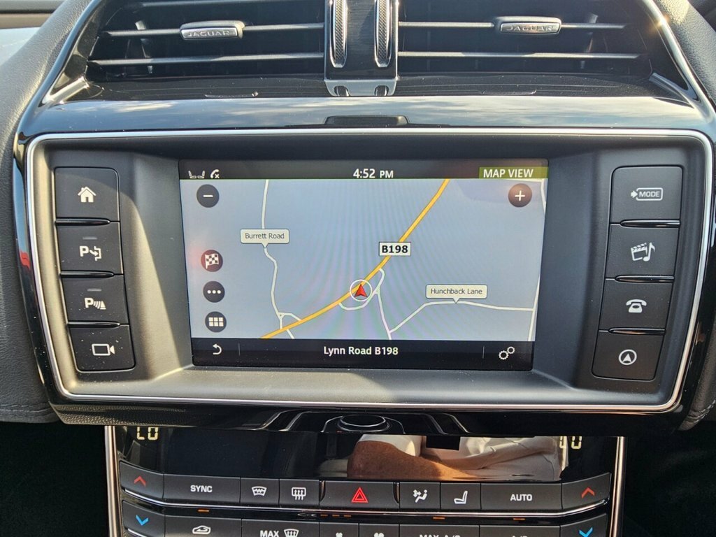 Jaguar XE 2L Portfolio OW17ZVP Red #3