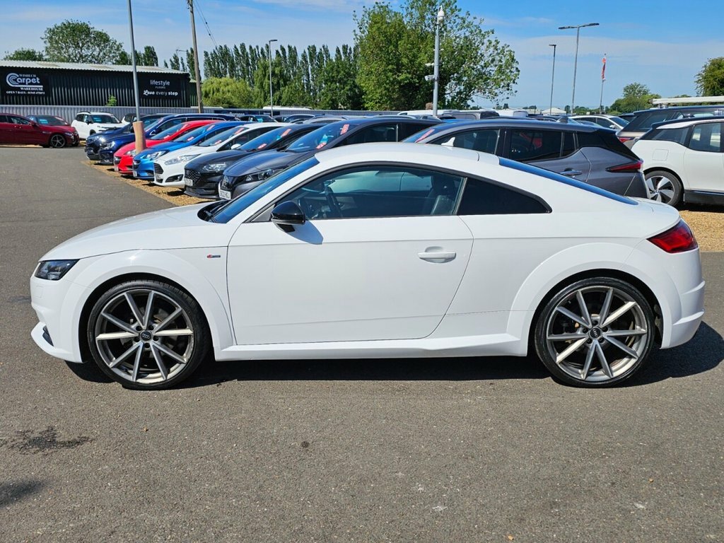 Audi TT 2L Black Edition VO67GWG White #6