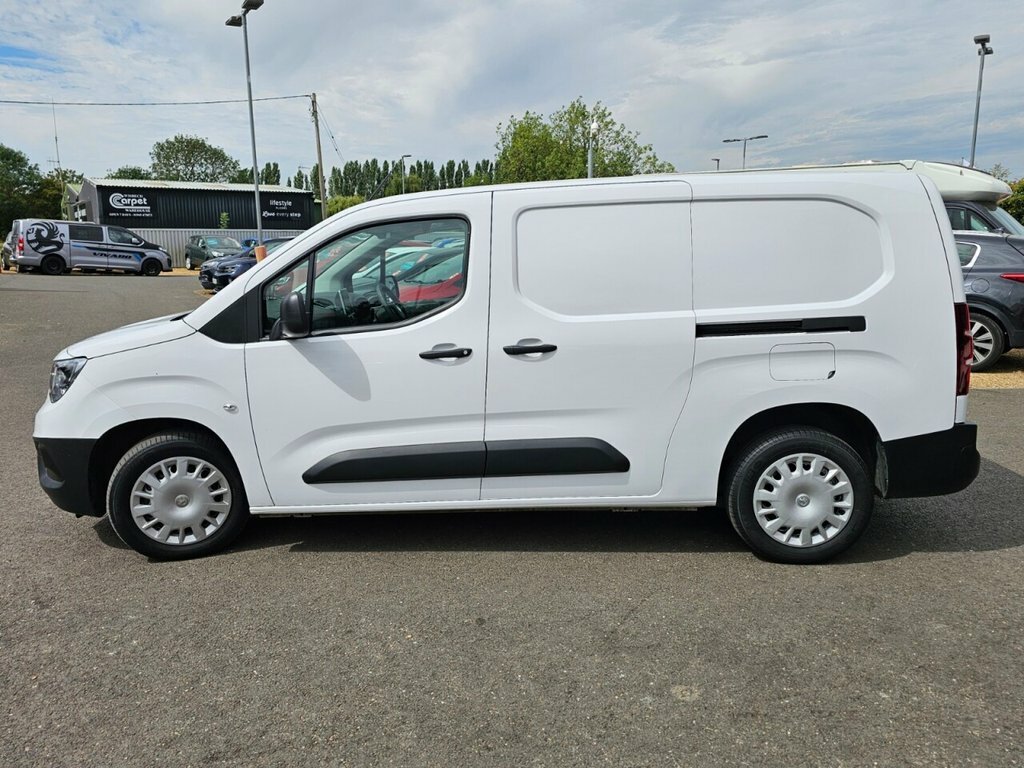 Vauxhall Combo 1.5L Prime 6Dr White #6