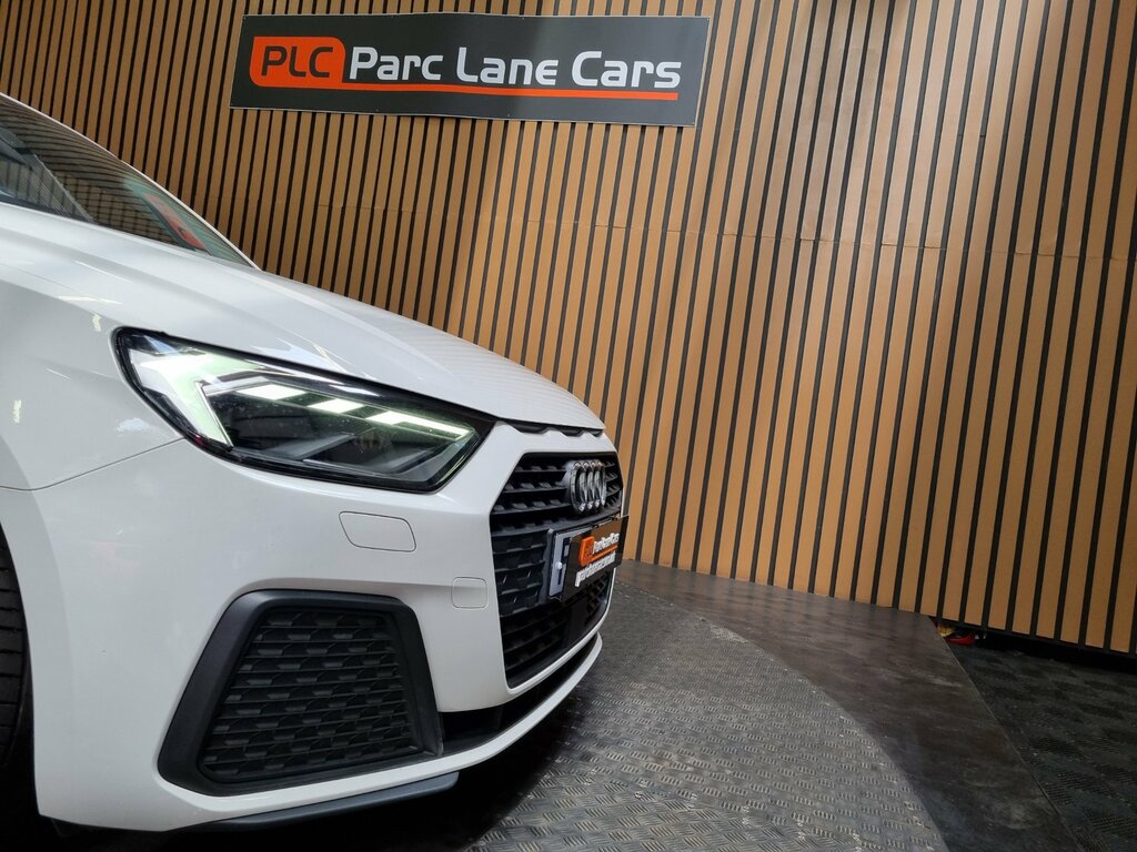 Audi A1 1.0 Tfsi 25 Technik Sportback - White