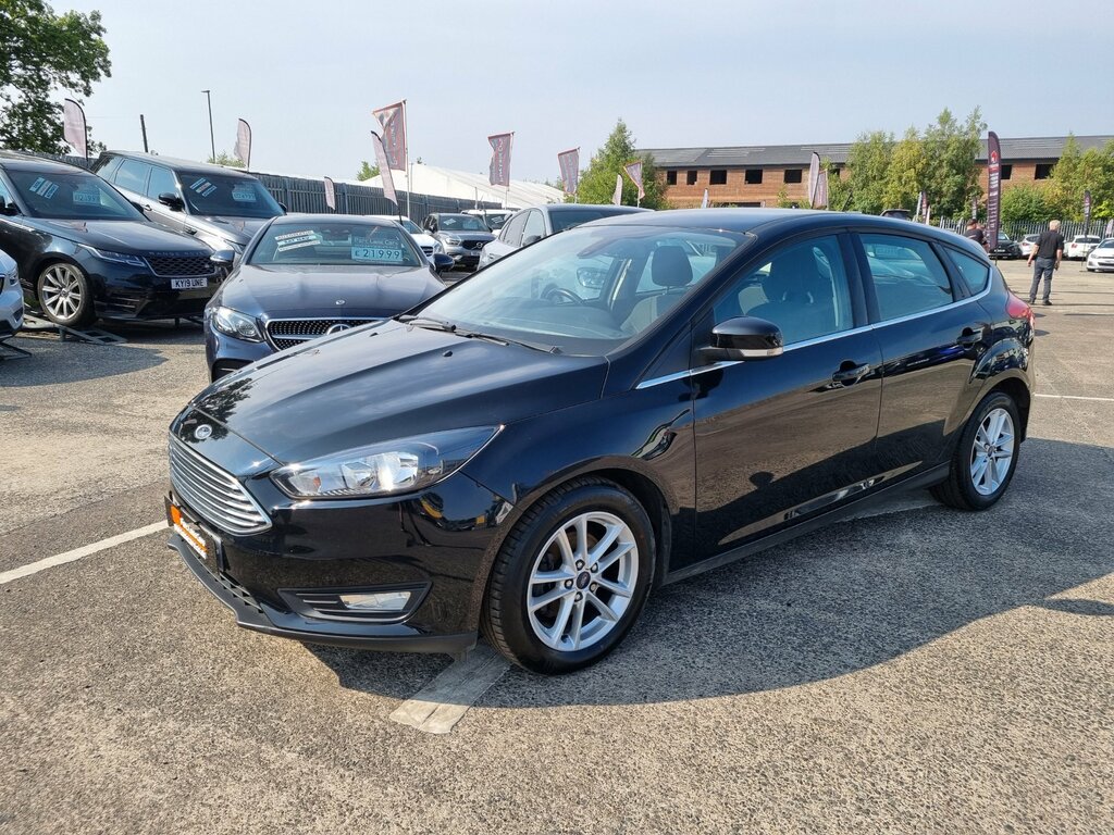 Ford Focus 1.0T Ecoboost Zetec Nav Hatchback - Great Service SD16GPY Black #2