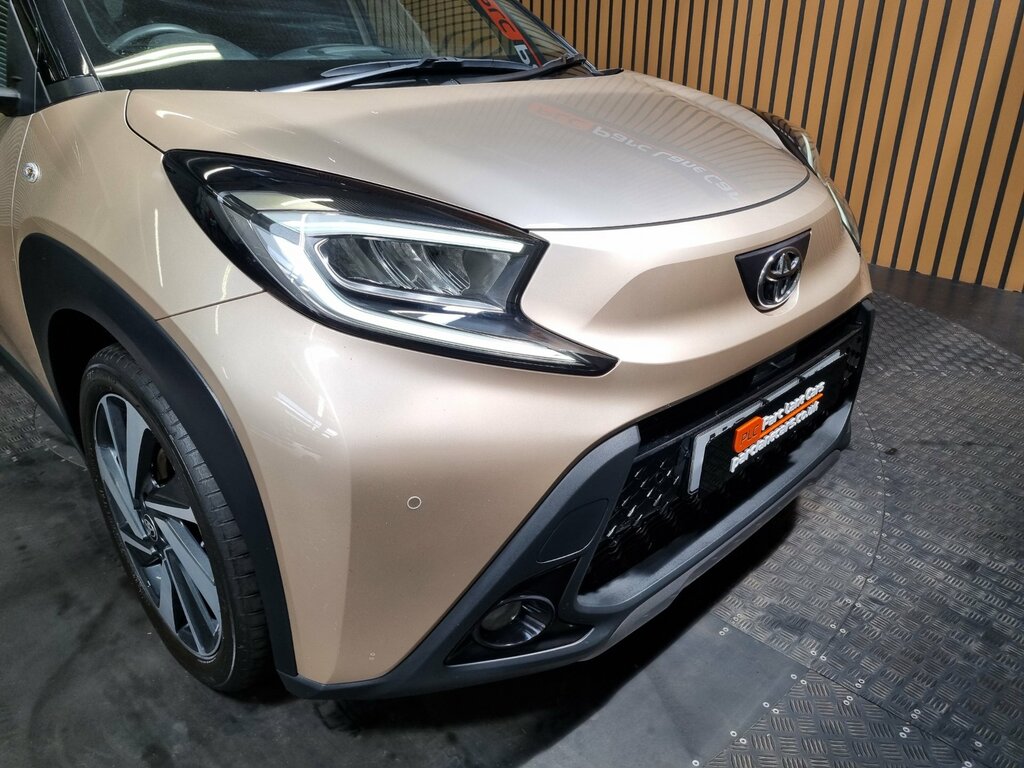 Toyota Aygo X 1.0 Vvt-i Exclusive Hatchback - NC23XXL Beige #2
